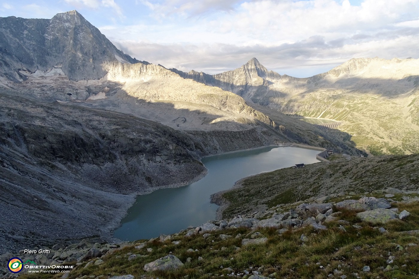 69 Lago del Venerocolo con Adamello, Lago Pantano con Cima Plem.JPG